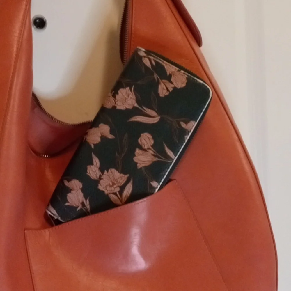 2 fer, large Universal Threads hobo-shoulder bag, NWT with full zip wallet, EUC